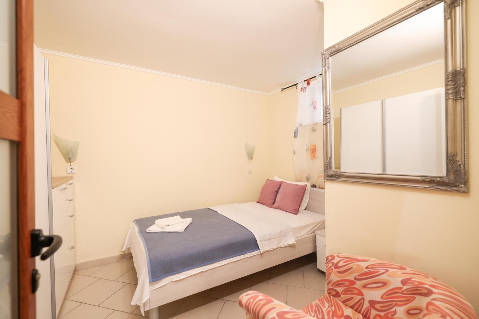 Rooms Malic เพทรอซาเน ห้อง รูปภาพ